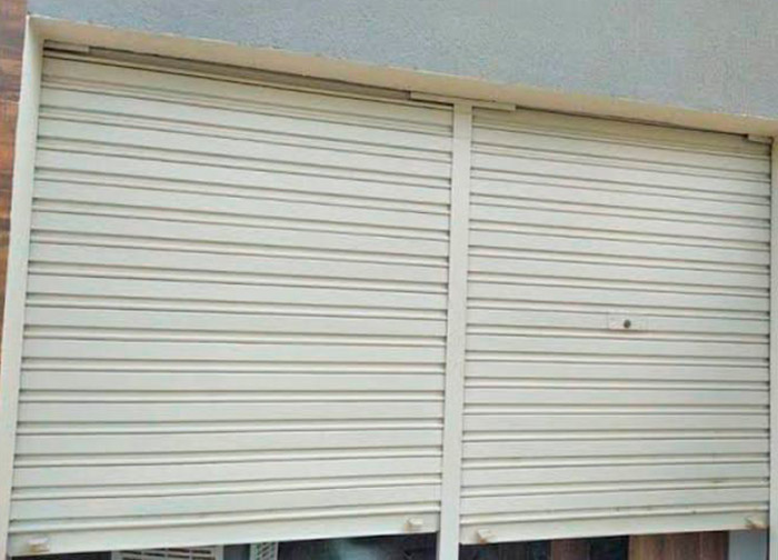 imagem de instalação portas de enrolar